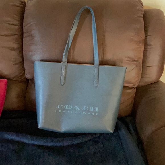Coach tote - Picture 1 of 1
